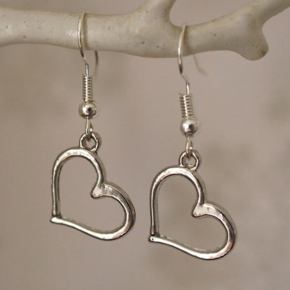Elegant Silver Heart Earrings charm dangle drop ear lobe - Picture 3 of 3